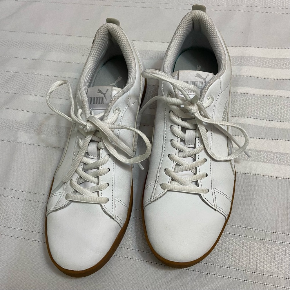PUMA Smash V2 Womens White Gum Every Season Sneakers Lightly Worn Size 8